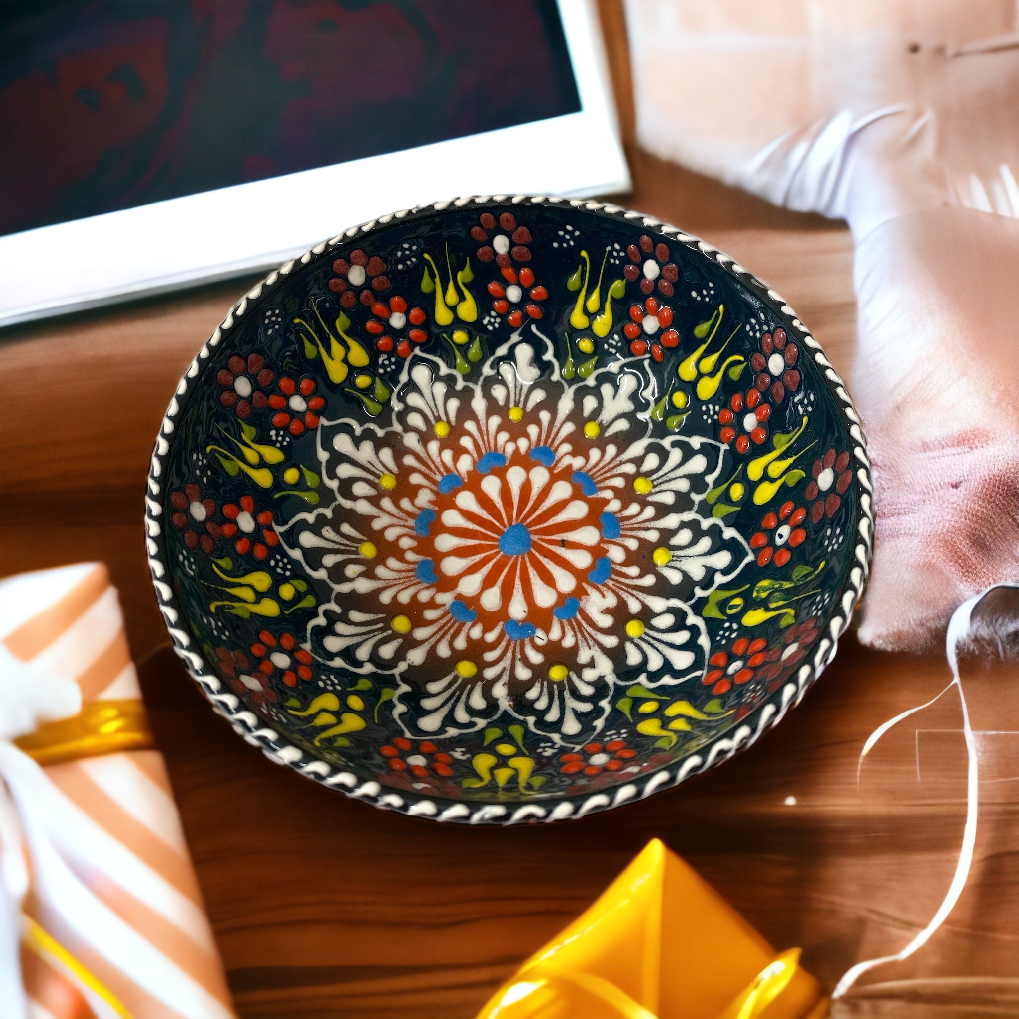 Ceramic Snack Bowl – Iznik, Tulip Brown – 12cm