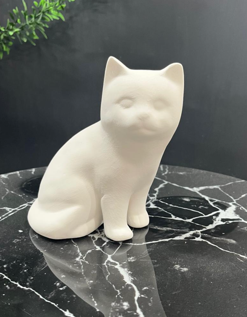 BQ004-004-000 Sitting Cat (10x15 cm)